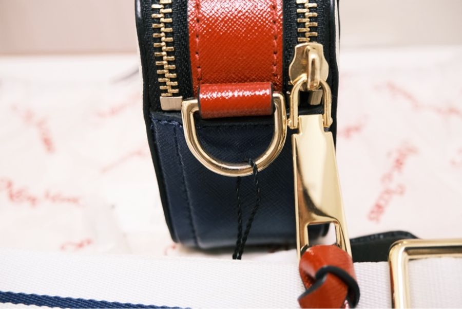 MARC JACOBS 紅白藍撞色相機包-7