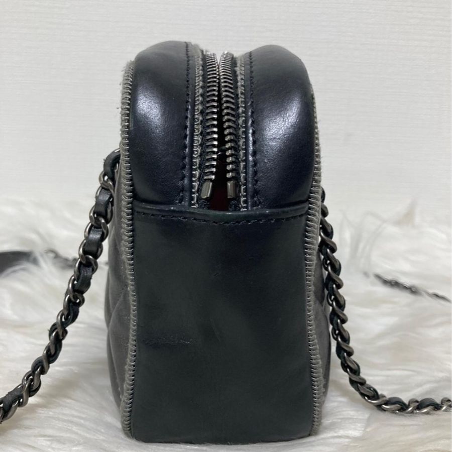 《初。Vintage》 Chanel 黑銀相機包-4