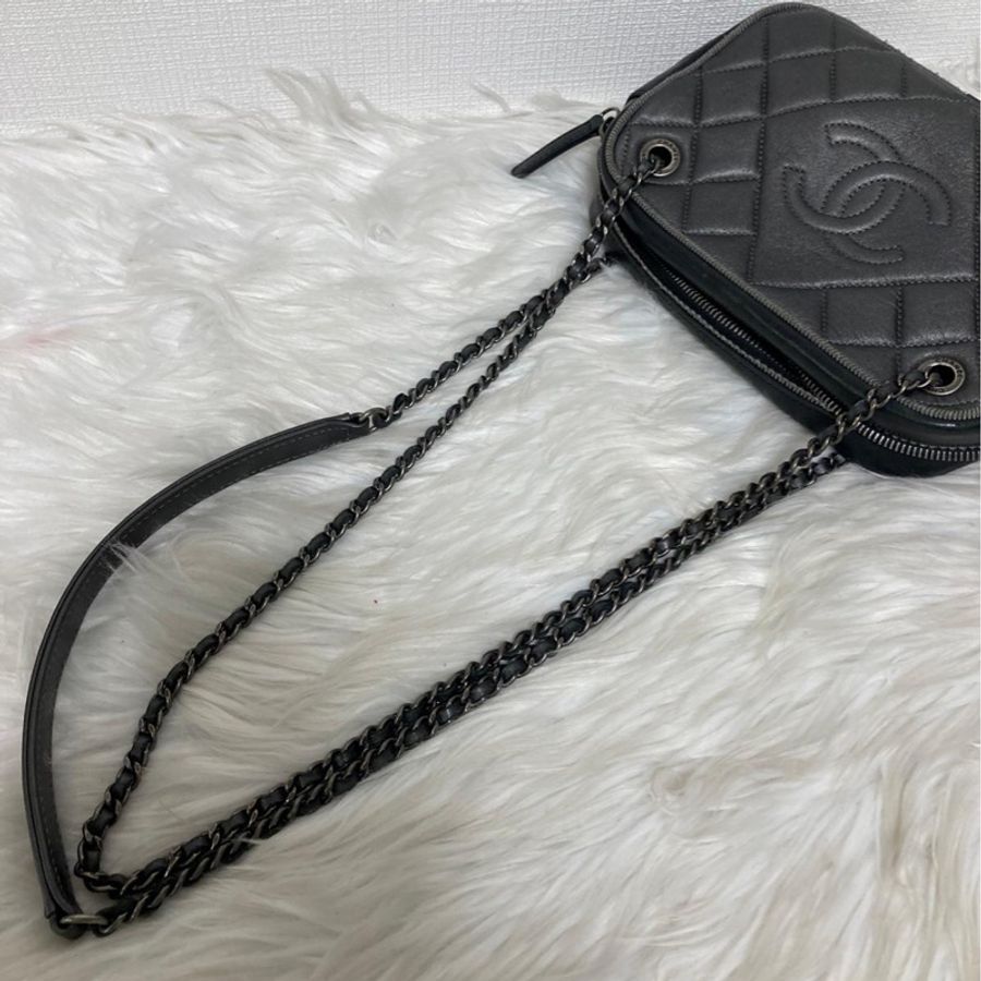 《初。Vintage》 Chanel 黑銀相機包-5