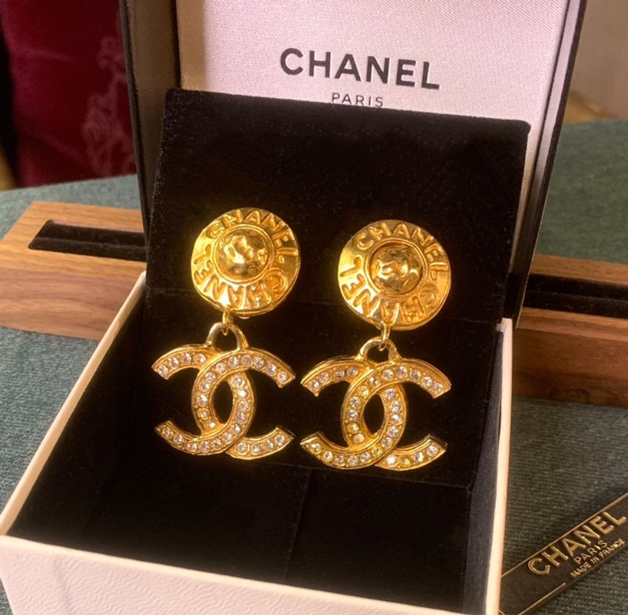 Chanel Vintage CC Logo Ear Clips With Crystals 香奈兒水鑽CC吊墜耳夾-0
