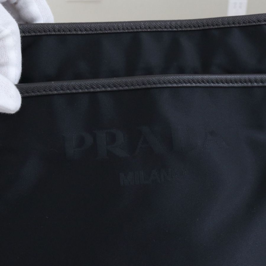 Prada黑色尼龍帆布男士挎包尺寸25*24，配件無。-12