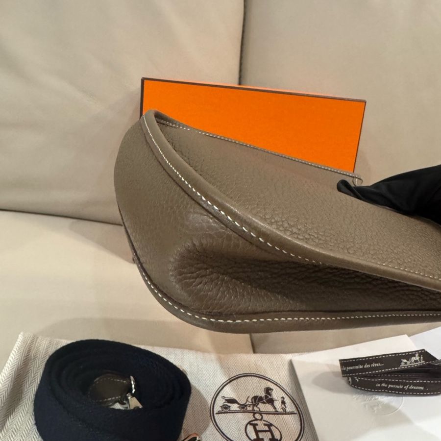 （已預留）Hermes 愛馬仕 mini Evelyne 依芙琳/斜背包/大象灰銀釦/D刻/95新美品-6