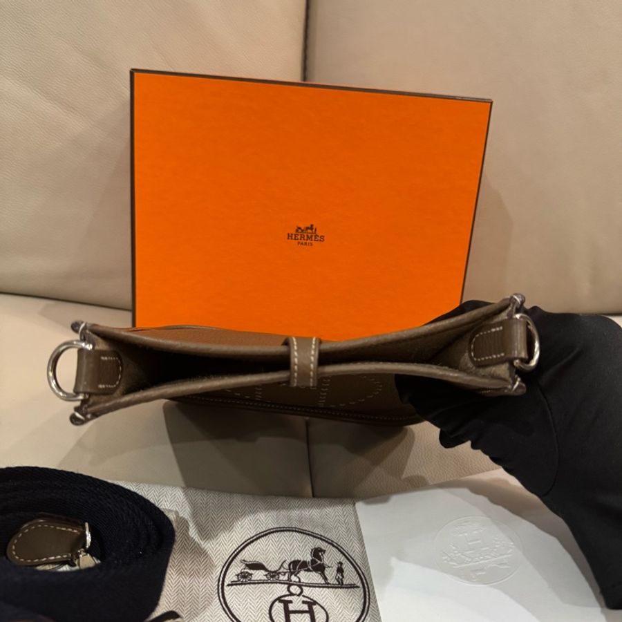 （已預留）Hermes 愛馬仕 mini Evelyne 依芙琳/斜背包/大象灰銀釦/D刻/95新美品-8