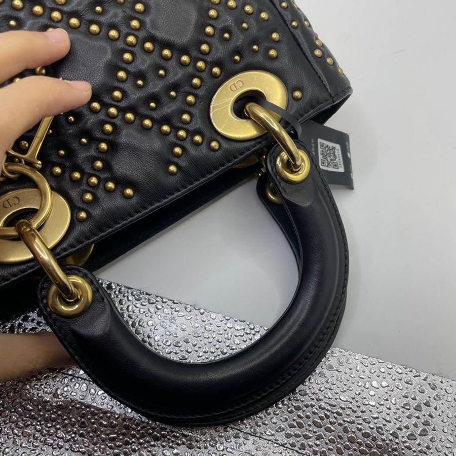 Dior • Lady Dior 經典黑金牛皮卯釘三格戴妃-6