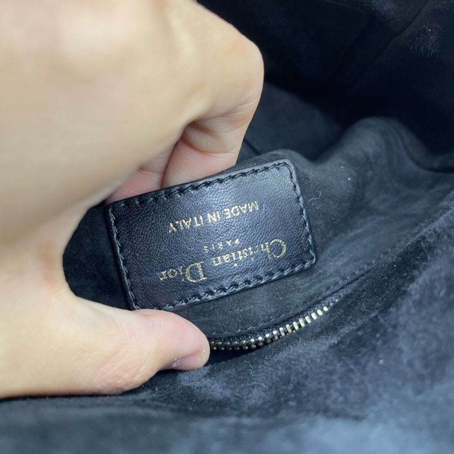 Dior • Lady Dior 經典黑金牛皮卯釘三格戴妃-16