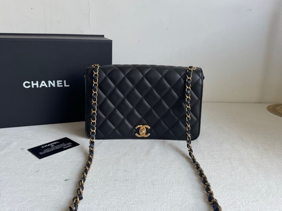 Chanel香奈兒 黑金鍊條包，27開有卡 98新-0