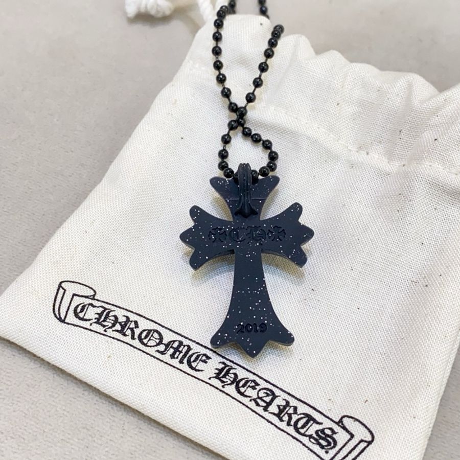 Chrome Hearts 克羅心 黑色樹脂十字架項鍊-1