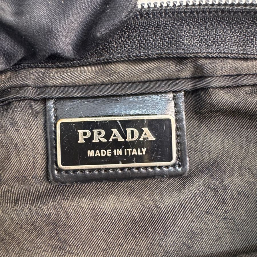 【赫蒂國際精品】Prada 普拉達 黑色尼龍斜背包 vintage-21