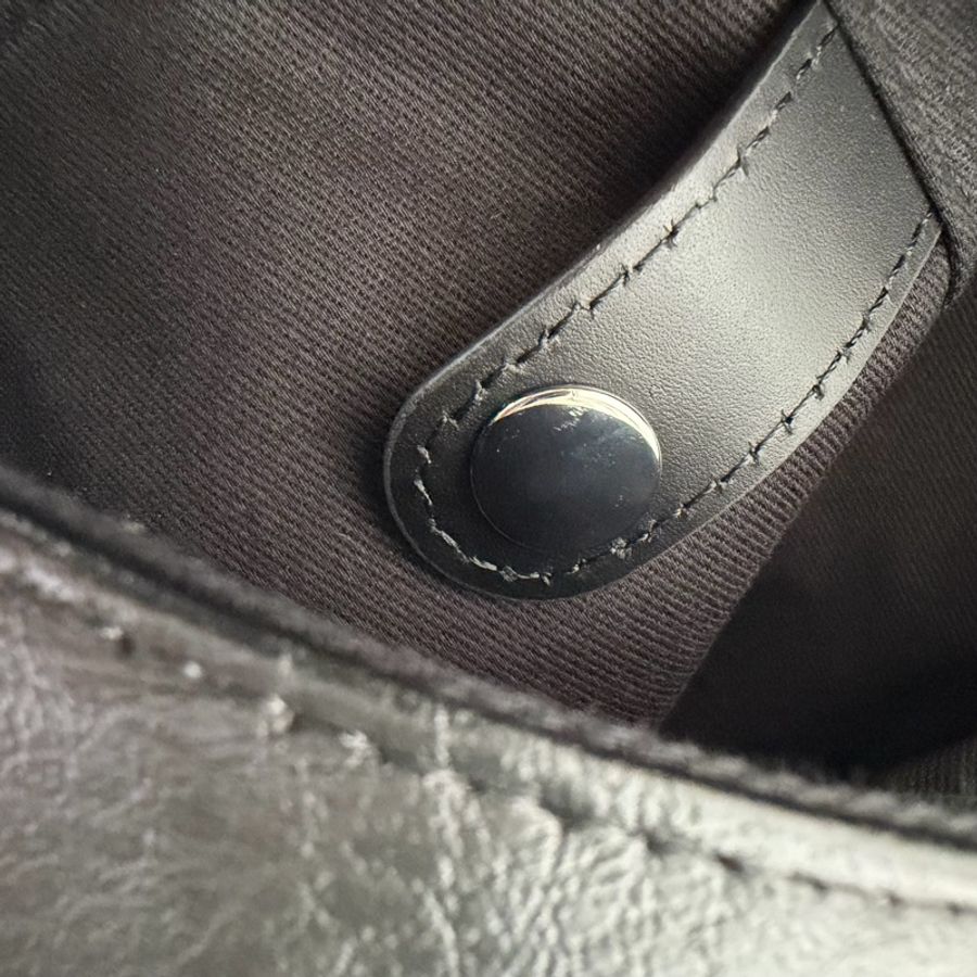 MM6 Maison Margiela 🌫️Japanese bag 經典三角包 Medium 皮革紋-9