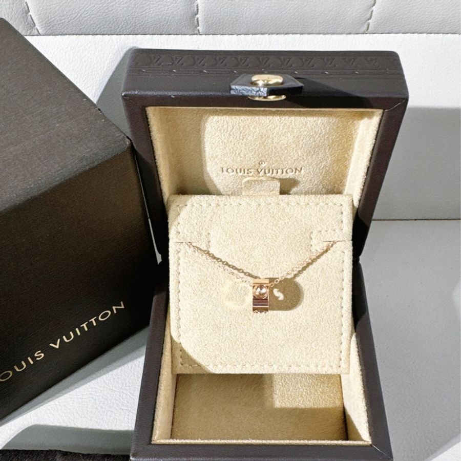 LV 路易威登empreinte 18k 玫瑰金 項鍊 ,Monogram鏤空花紋-0