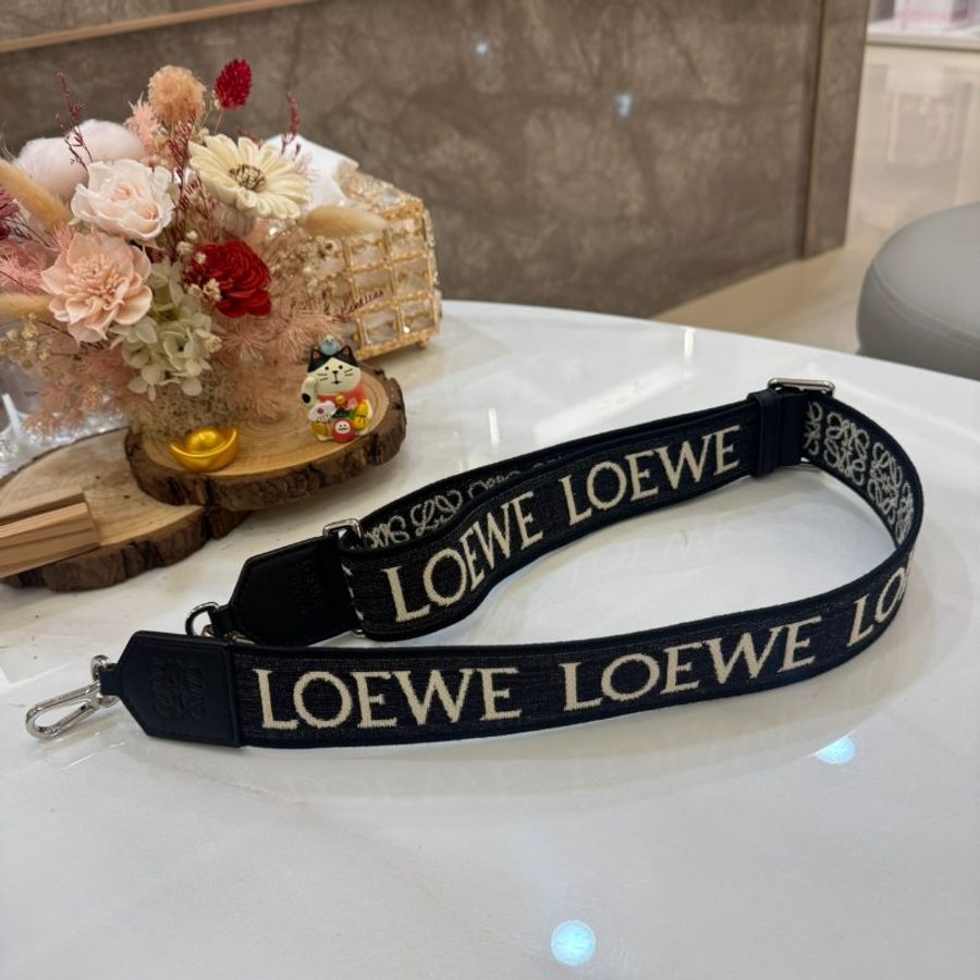 *SHIHNA名牌精品* LOEWE Anagram 緹花織布小牛皮肩背帶-6
