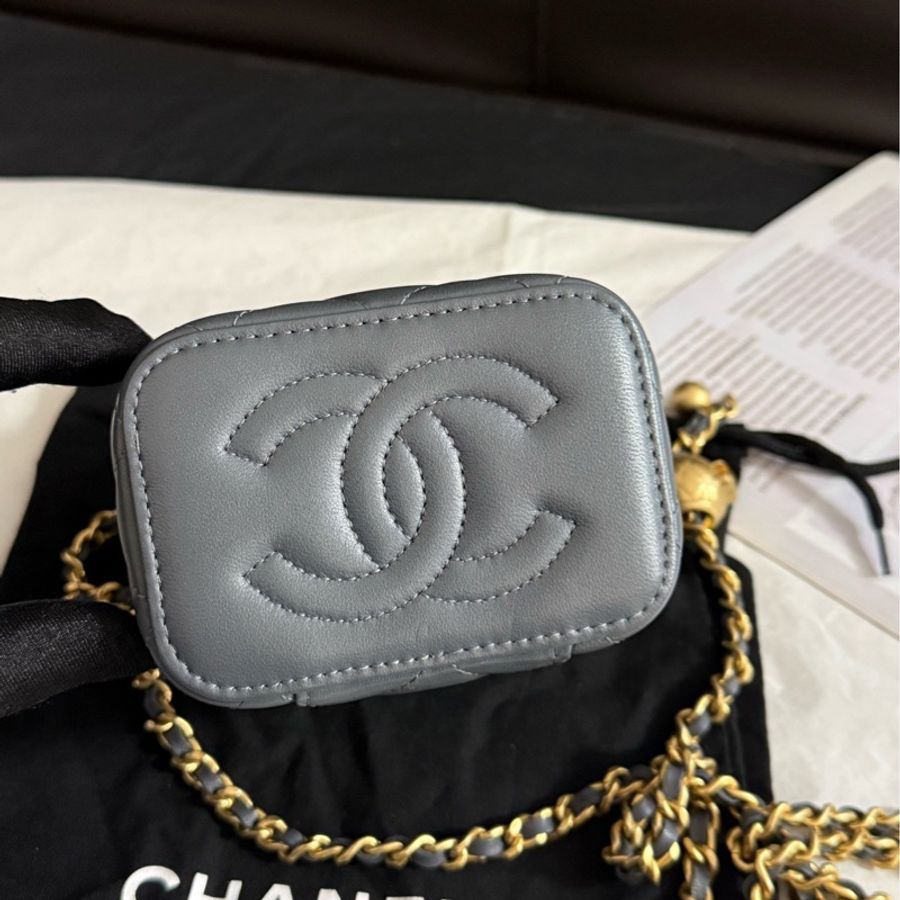Chanel香奈兒 金球羊皮灰色盒子化妝包斜挎包 23 年芯片款，尺寸10*9*7有塵袋-3
