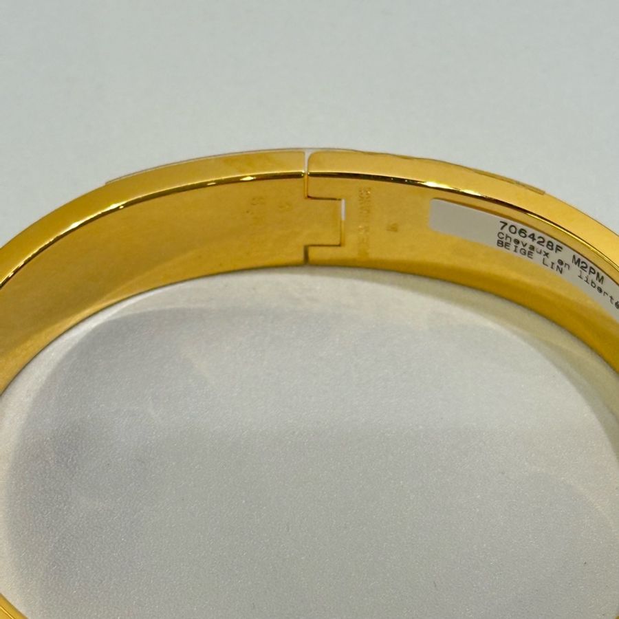 TW4864 Hermes 愛馬仕 H手鐲 特別版 奔騰的馬群 Chevaux en Liberte Clic H Bracelet PM Beige Lin x GHW-21
