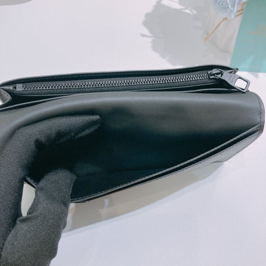 TW4862 Louis Vuitton 路易威登 全黑 長款錢包 皮革压印M69038 Brazza Wallet Monogram Shadow Leather Black-14