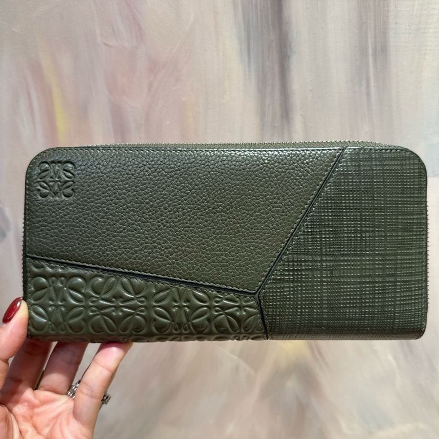 LOEWE 立體拼接壓紋長夾/墨綠色-1