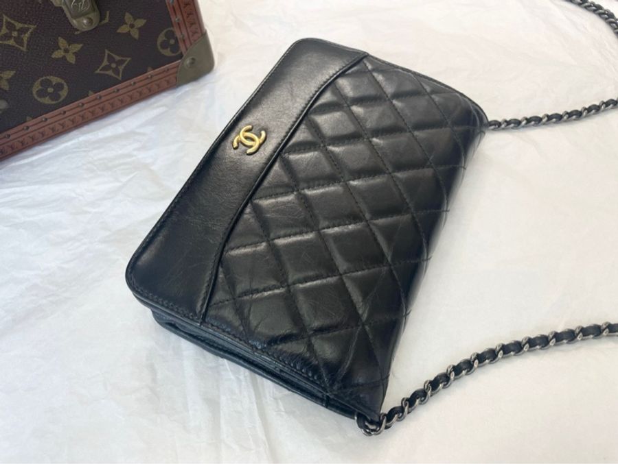 Chanel 香奈兒黑金woc 流浪系列  鏈條包 24開 附件：身份卡  塵袋 尺寸：19*13-4