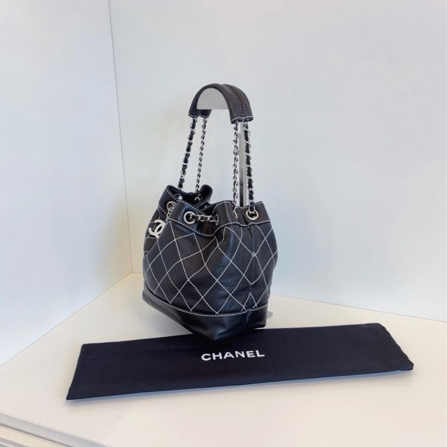 ✨Chanel 黑色外縫線水桶包 舒適軟牛皮 稀有難求🖤-5