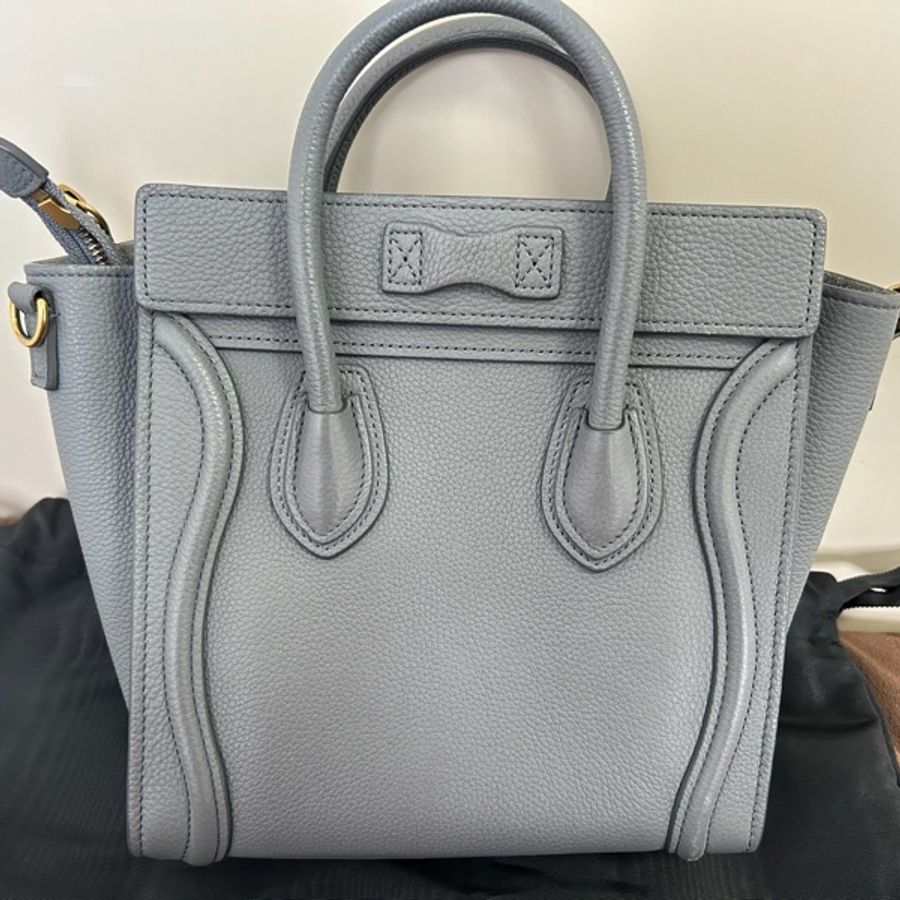 Celine 小牛皮袖珍型 LUGGAGE手袋（Nano )9成新-8