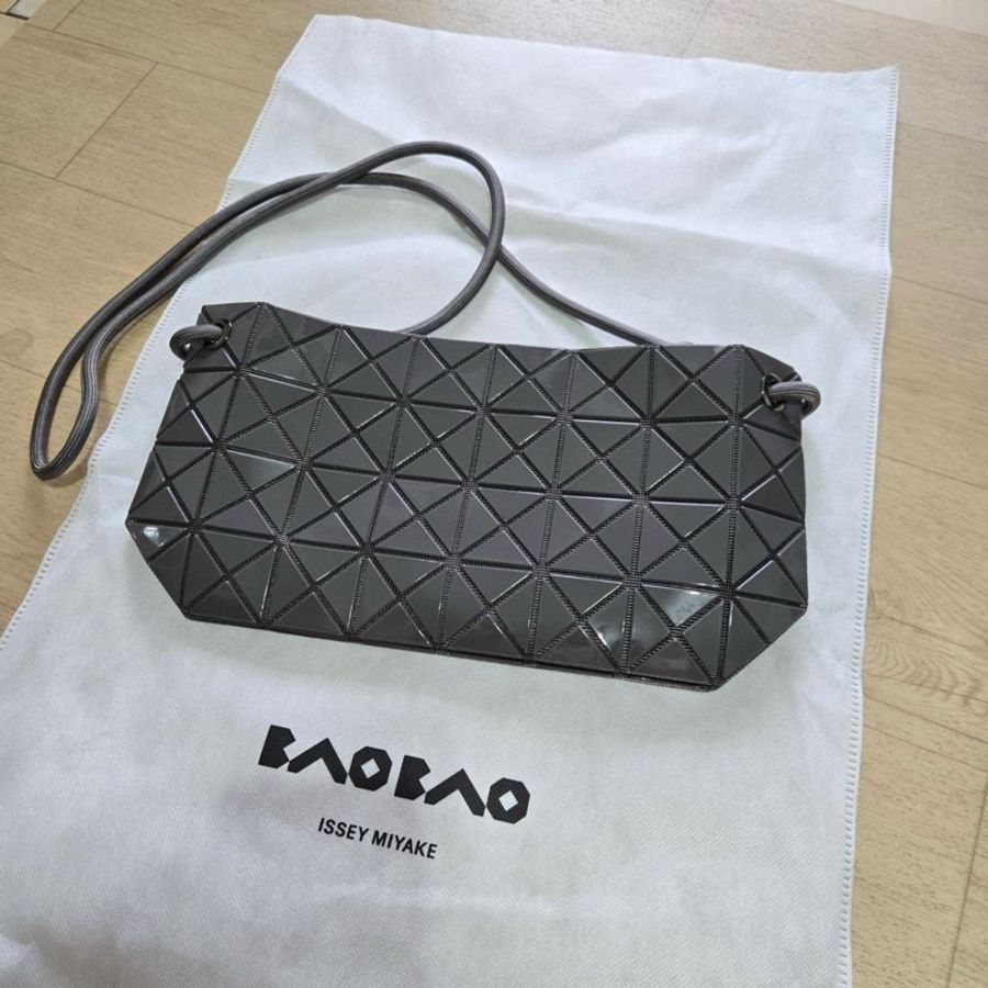 Issey Miyake 三宅一生 BaoBao 墨繩豆腐包 黑灰色 全新品-0