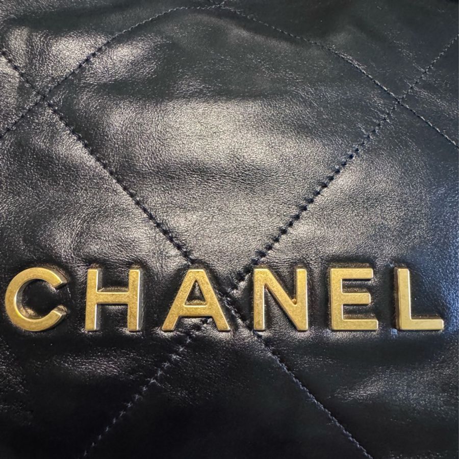 CHANEL 香奈兒 22 Bag, 小號hobo黑金垃圾袋-7