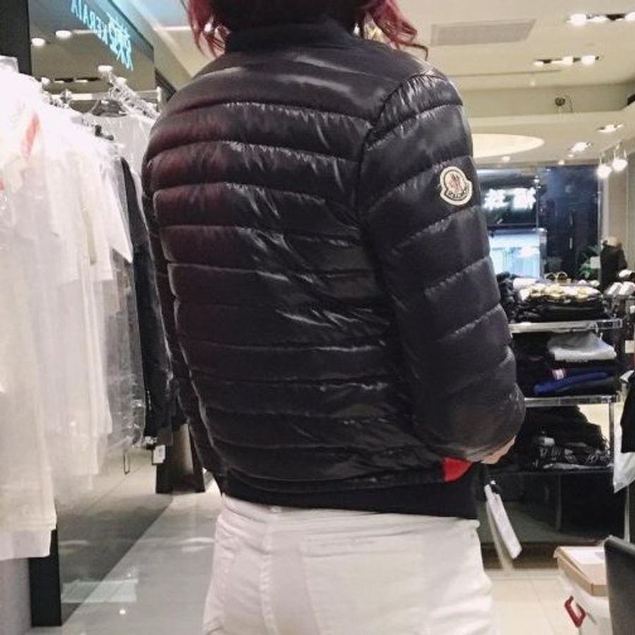 💎Han's house精品服飾💎moncler LOGO 羽絨 中等厚 外套 現貨童裝8歲-2