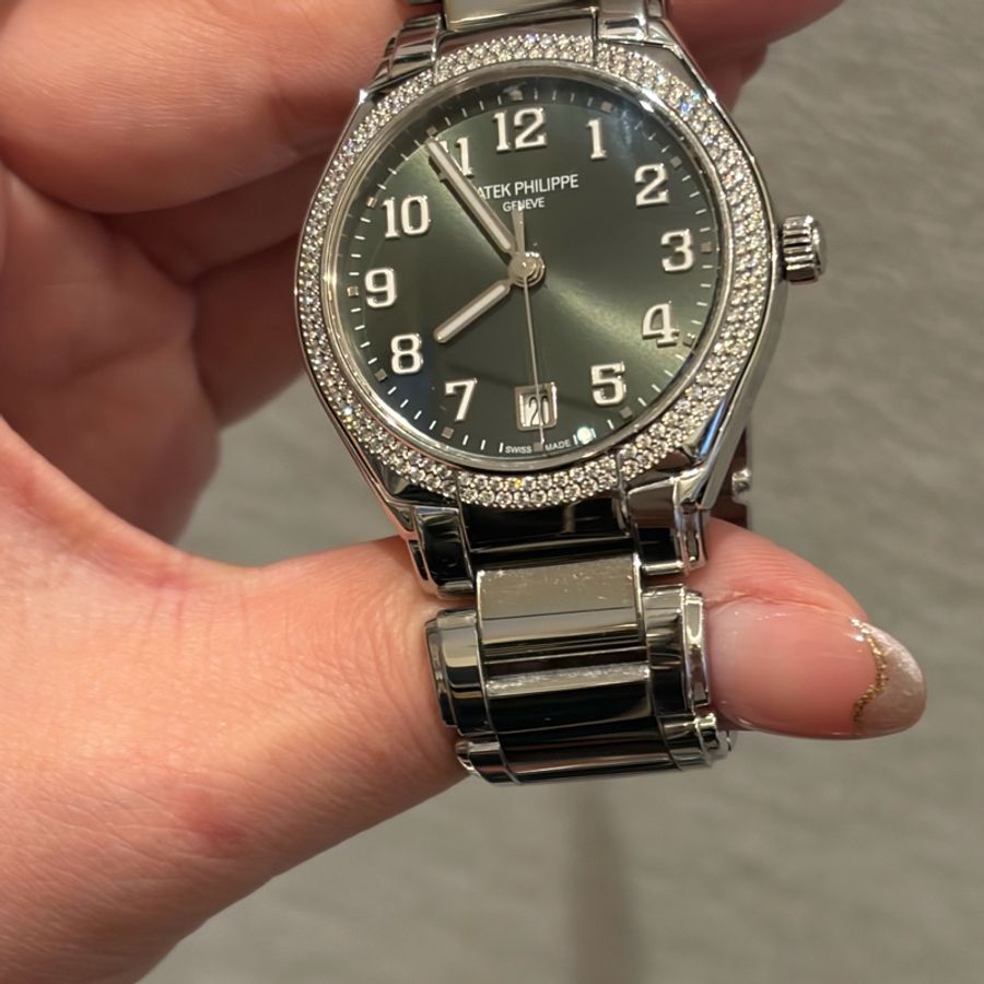 百達翡麗 7300/1200A 鑽圈 36mm 綠面 2022-2