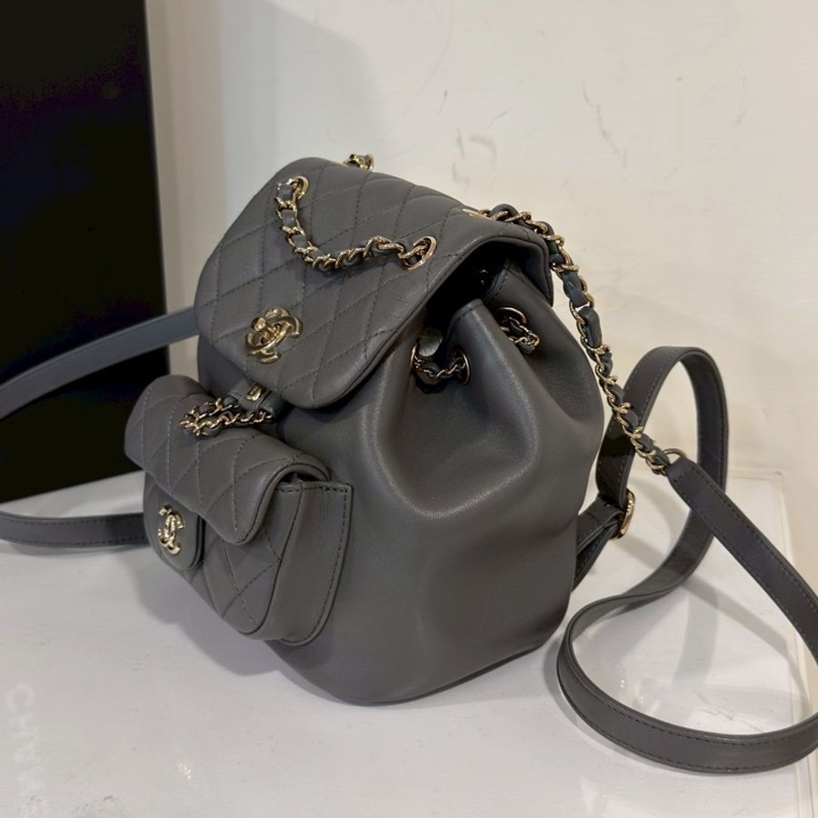 CHANEL香奈兒灰色羊皮款duma小號雙肩包芯片款閒置帶膜全配🈶購證-11