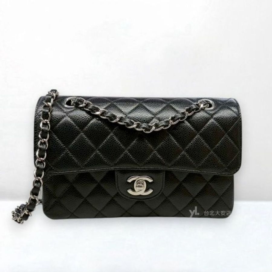 A13089-CHANEL COCO23 黑色荔枝牛皮銀釦口蓋包A01113-0