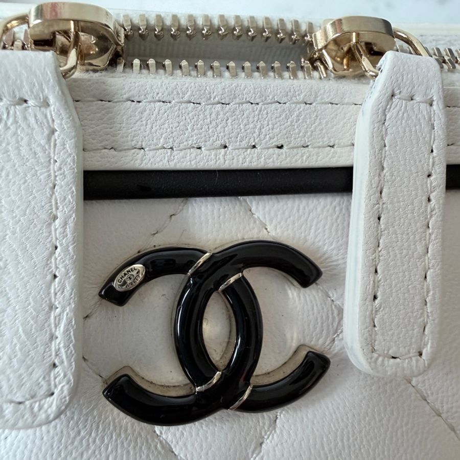 Chanel✨AP4515 2026櫃上新款 黑滾邊保齡球包鏈條包白雪公主包圓筒包 台灣購證-31