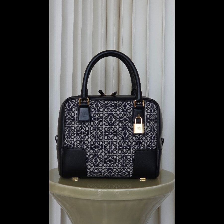 LOEWE AMAZONA 19 ANAGRAM 帆布熊貓-1