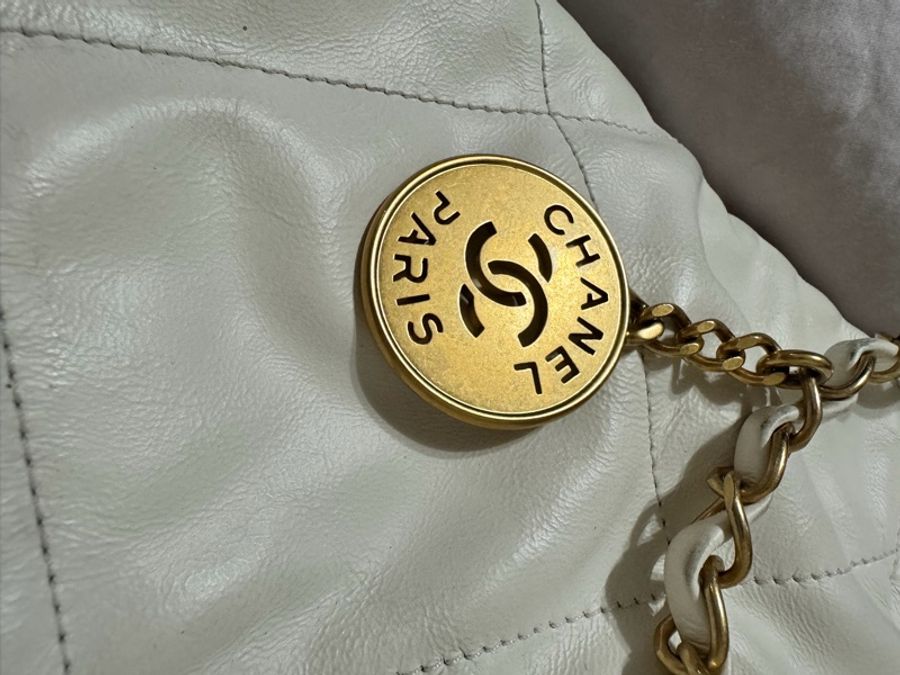 Chanel 22bag 小號 扣子膠膜還未撕-0