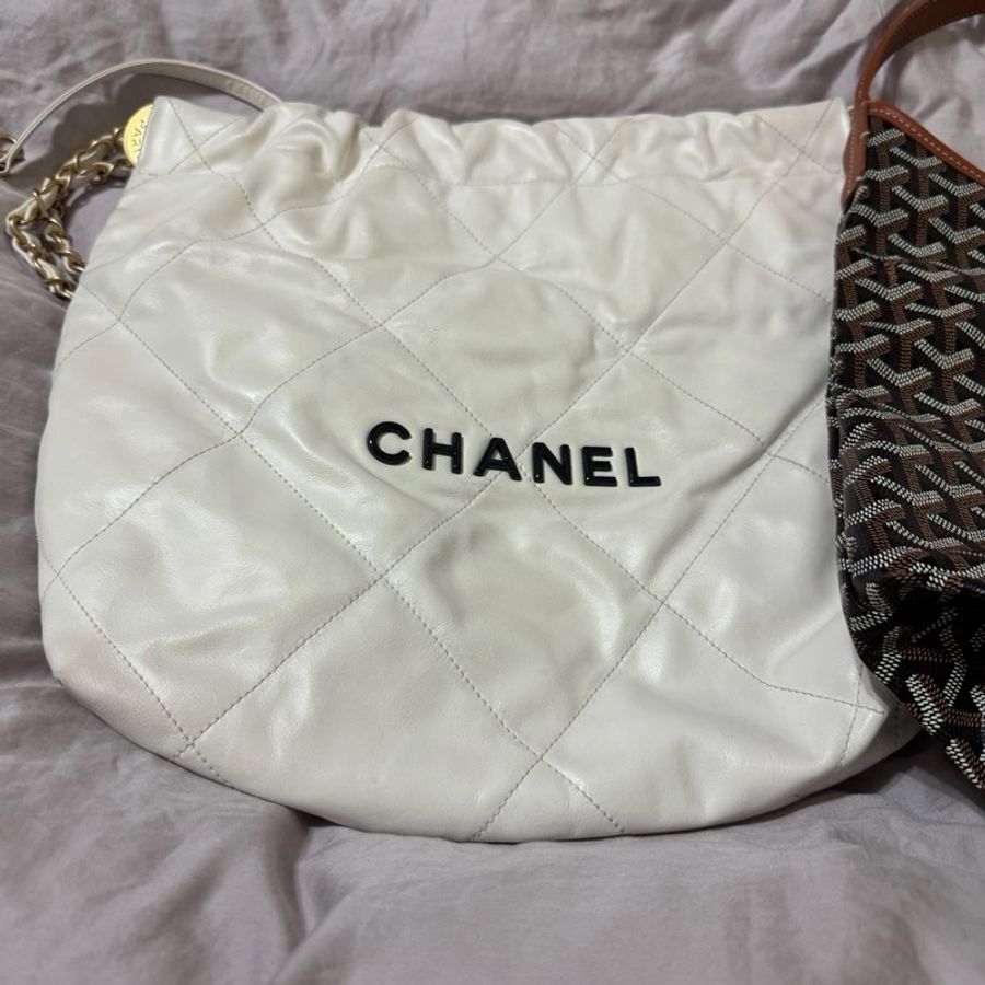 Chanel 22bag 小號 扣子膠膜還未撕-11