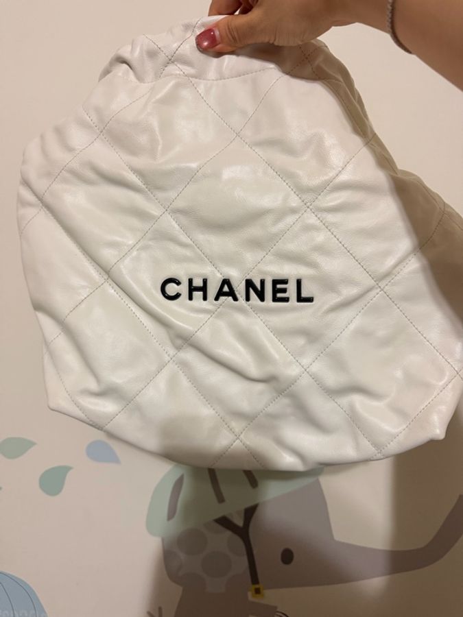 Chanel 22bag 小號 扣子膠膜還未撕-6
