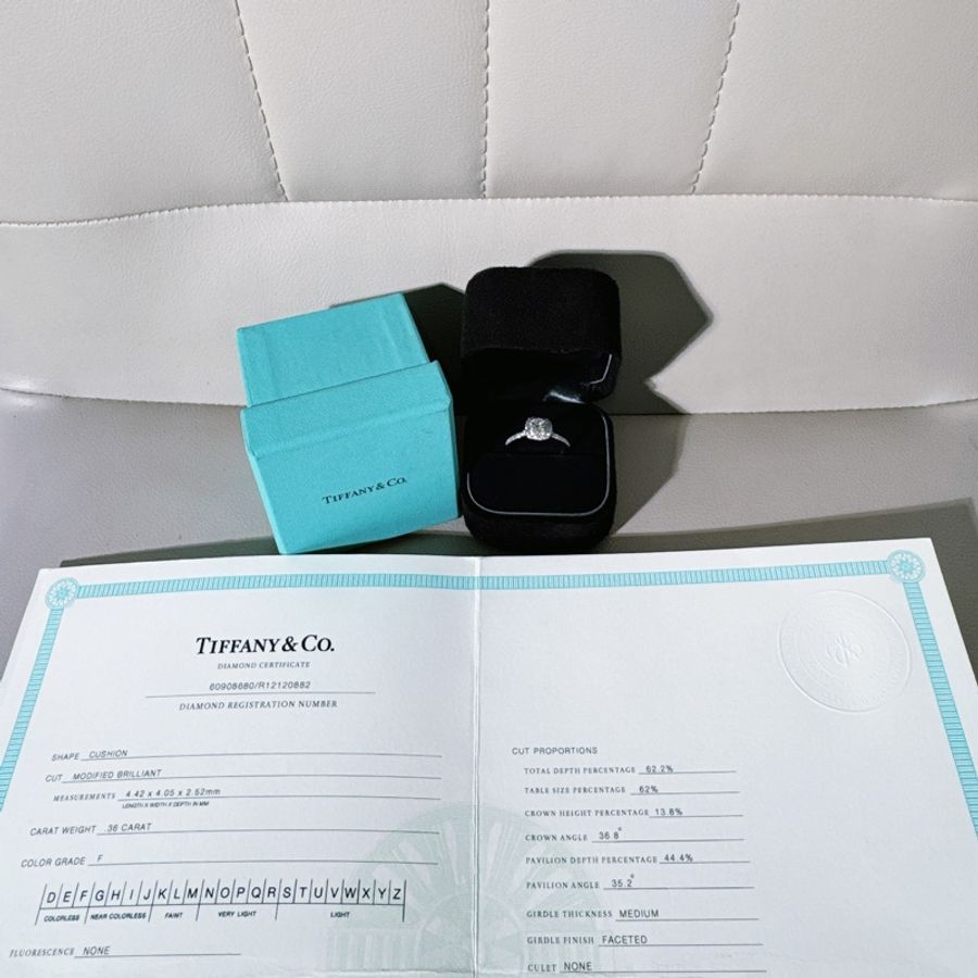 Tiffany蒂芙尼 SOLESTE系列 Pt950群鑲鑽婚戒,50碼-0