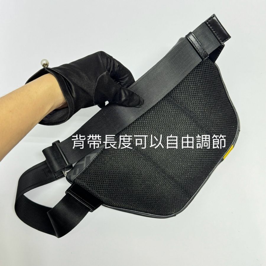 (近全新🎁) FENDI 經典老花 胸包/斜跨包 專櫃新款🎁-11