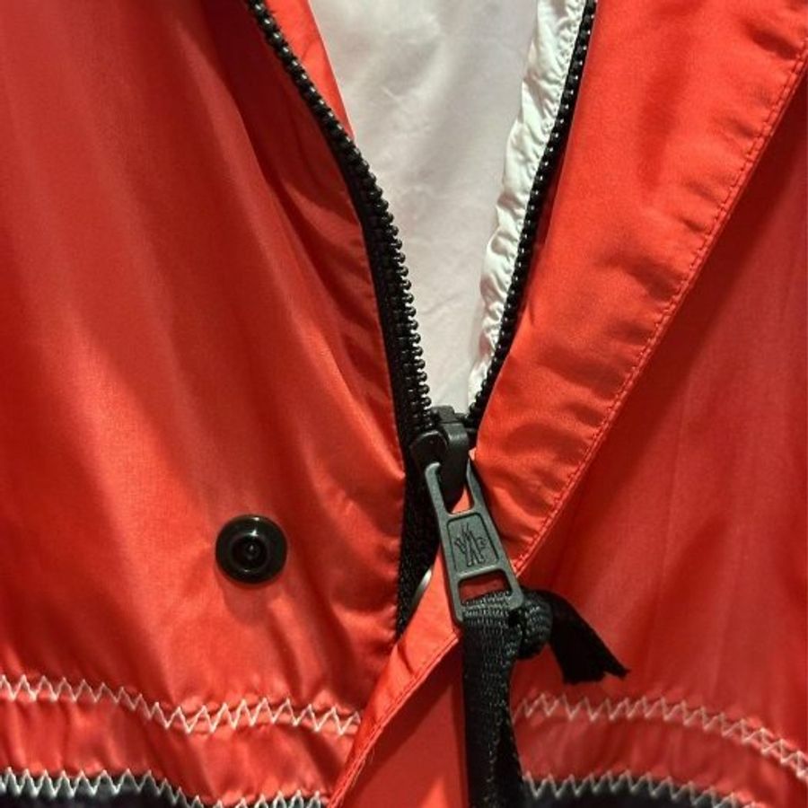 💎Han's house精品服飾💎moncler Aneides 聯名 防水 機能 尼龍 風衣 連帽 外套 現貨3 原價77000-5