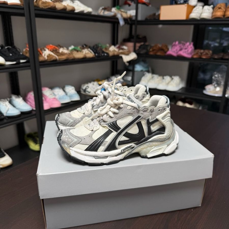 Balenciaga巴黎世家runner黑白做舊運動鞋 36碼-0