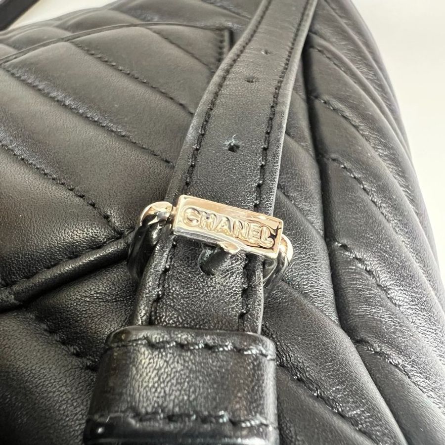 CHANEL CF後背包山型紋牛皮 黑銀 保卡款25開-11