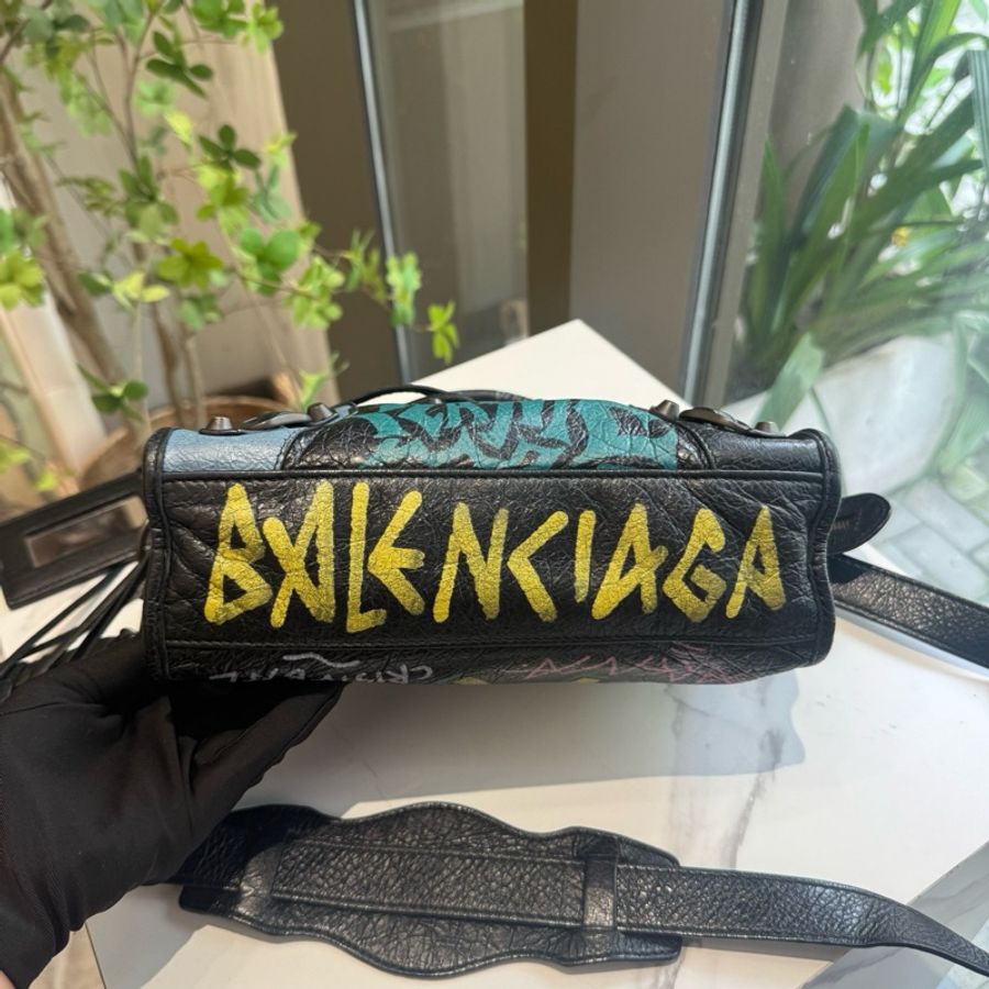 ✨99新Balenciaga巴黎世家 絕版塗鴉機車包 單肩包手提包斜背包 💛正品保障-2
