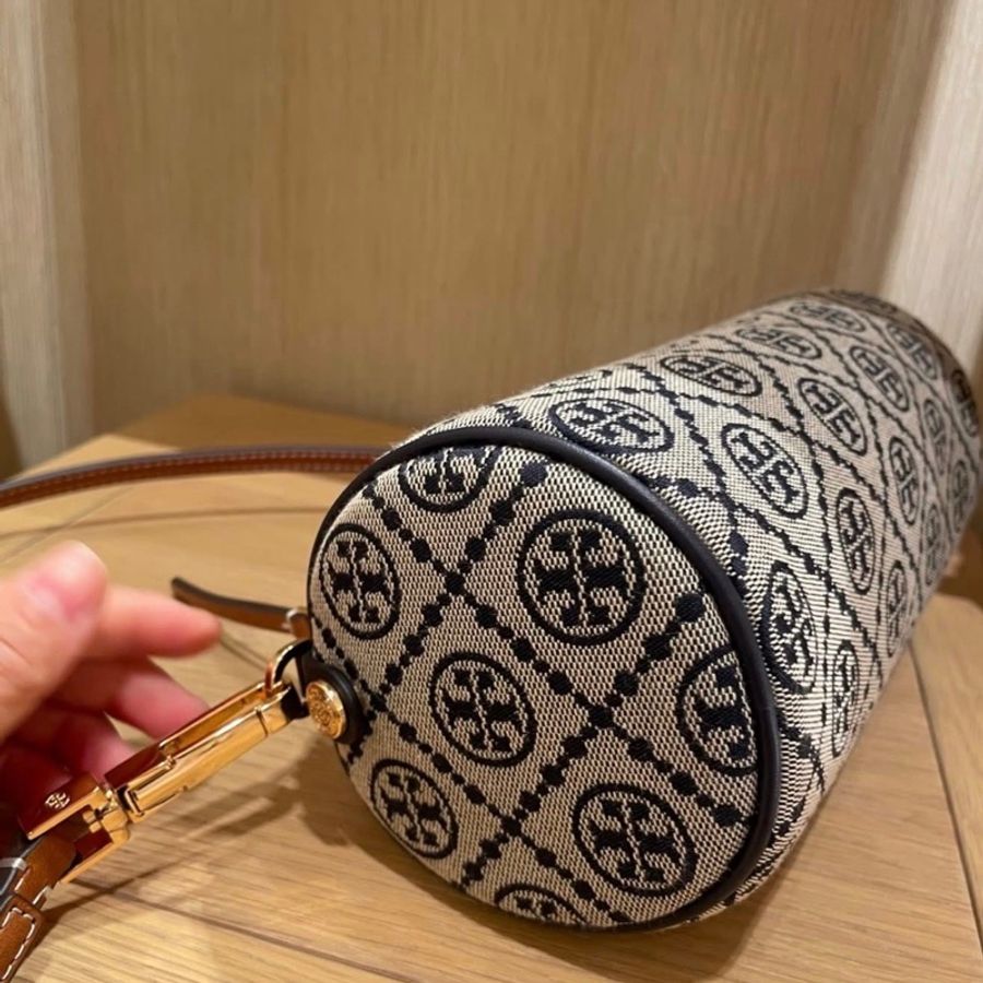 Tory Burch T MONOGRAM CYLINDER BAG深藍老花色滾桶包-3