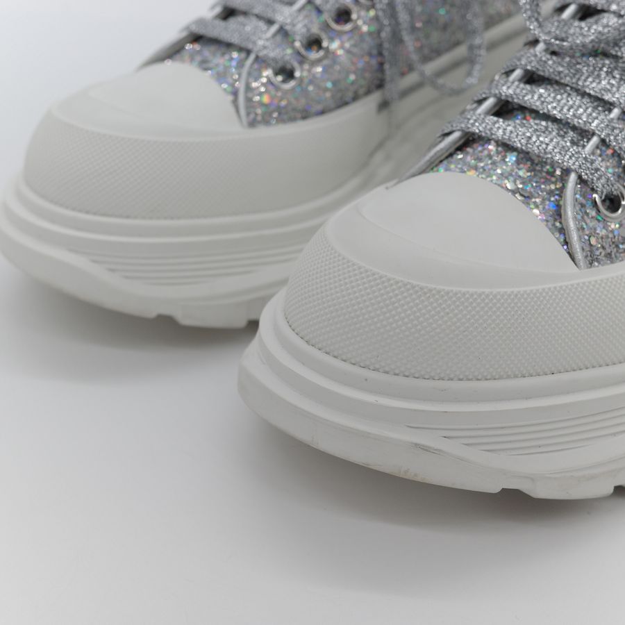 Alexander McQueen 亞歷山大·麥昆 Tread Slick 全銀亮粉 Holo Silver Glitter 亮面織物 繫帶後底運動鞋-4