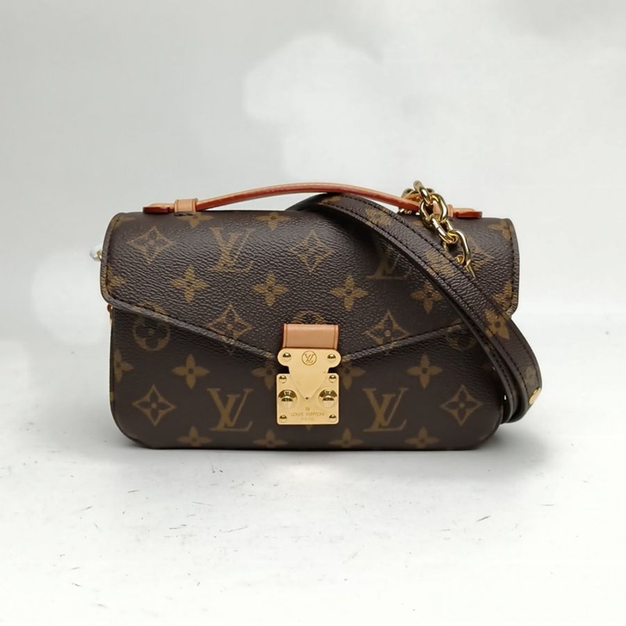 LOUIS VUITTON EastWest橫版郵差包老花PVC金扣晶片-0