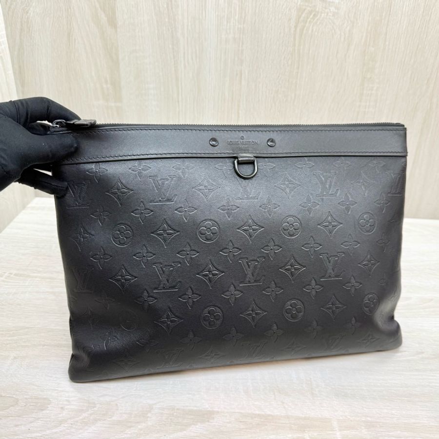 LV黑色牛皮Shadow壓紋手拿包M62903-14
