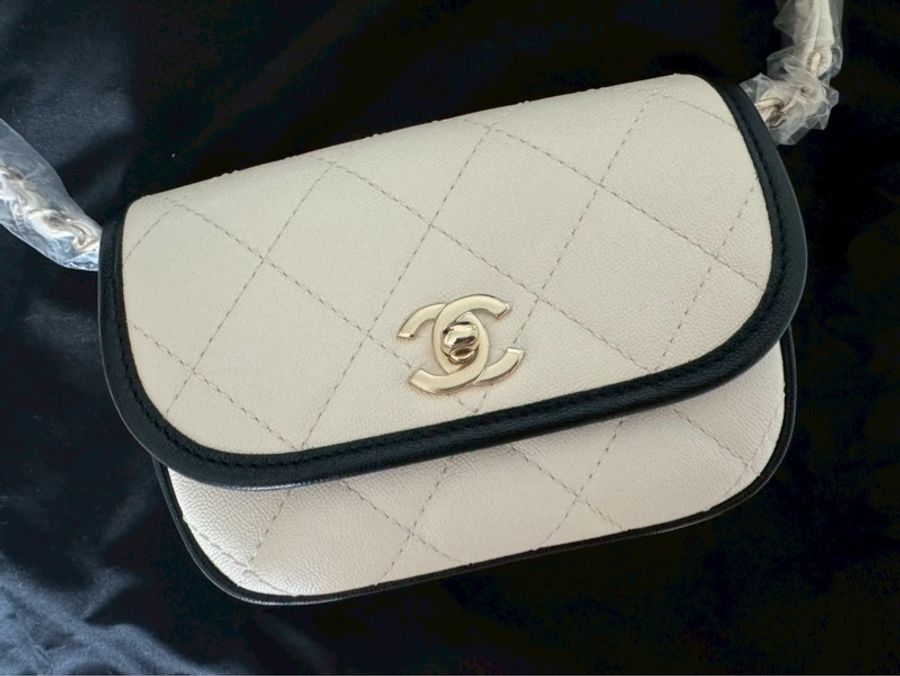 Chanel 香奈兒 熊猫配色 郵差包 馬鞍包 mini-3