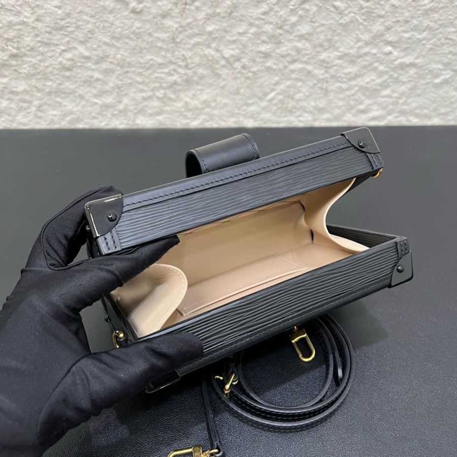 99新LV路易威登水波紋Petite Malle硬盒子單肩斜挎包-9