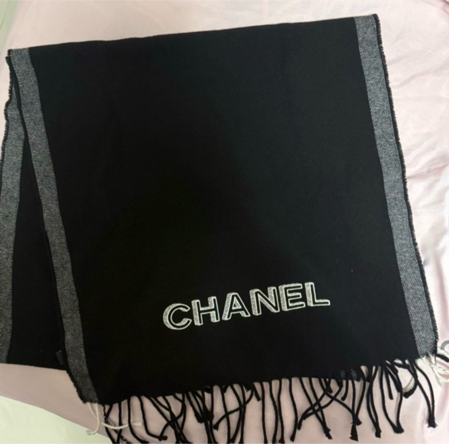 💖Chanel 25C 黑色圍巾 全新全配💖 甜出特價!-12