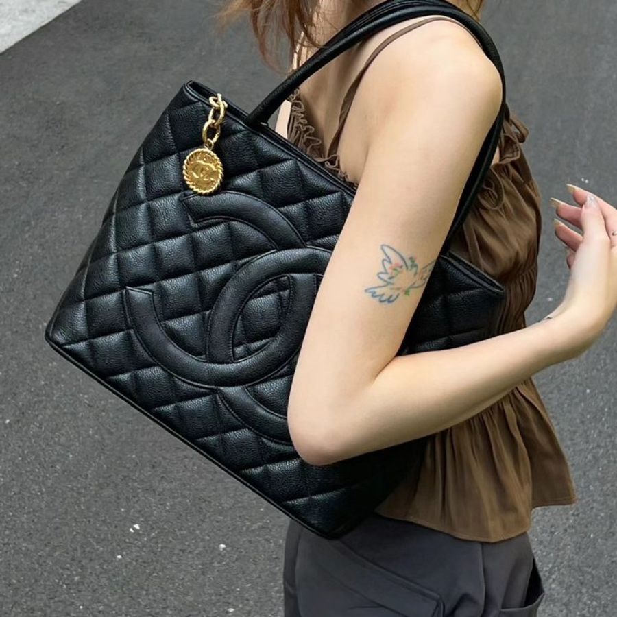 ST04 Chanel 復刻黑荔枝皮1804金幣希爾頓手提包-27