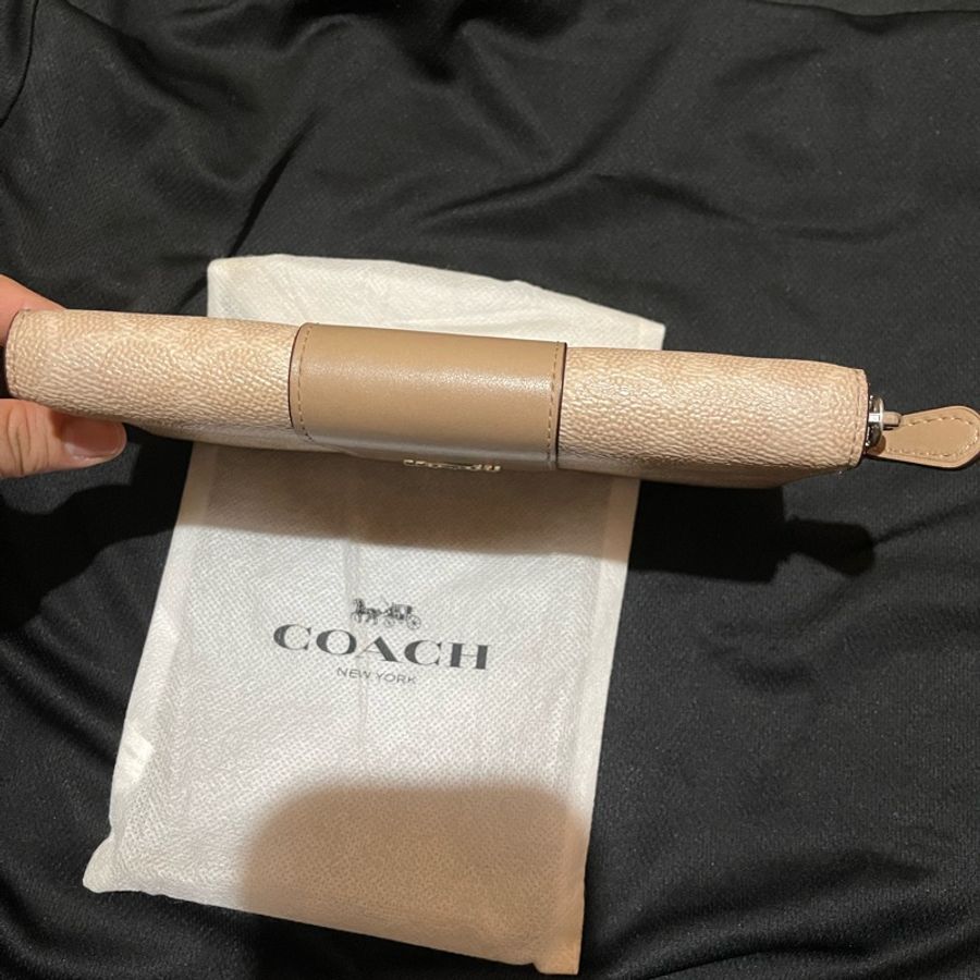 Coach金釦拼接奶茶長夾-2