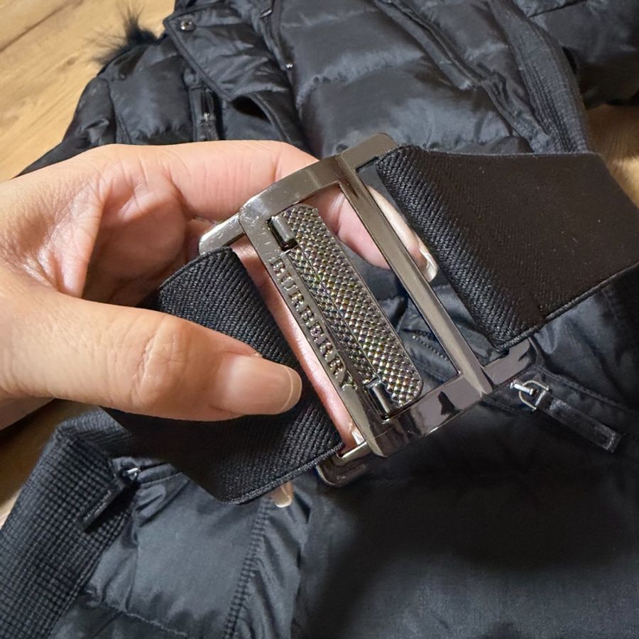 《仙闆名牌精品》BURBERRY 黑色 鴨絨 藍狐毛 連帽 長版羽絨 羽絨外套 防風外套 外套 夾克-22