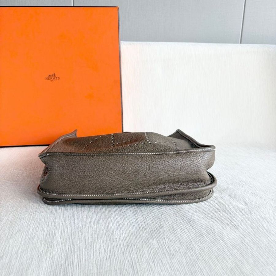 Hermes evelyne29 大象灰 金扣 TC皮 29*29*8 99新配件肩帶 購證 說明書-5